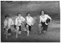 img-girls_with_fencing_gear.jpg