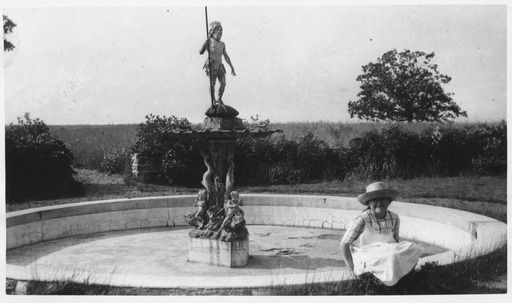 img-hallett_estate_-_fountain_of_neptune.jpg img-hallett_estate_-_fountain_of_neptune.jpg