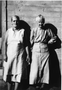 img-lillian_and_elizabeth.jpg
