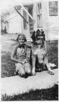 img-roberta_and_dog.jpg